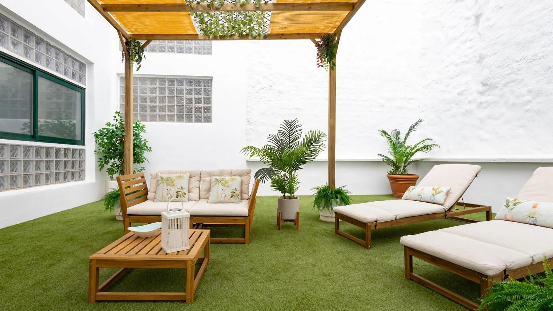 C30 Deluxe Studio With Terrace Into Cathedral Square Apartment Malaga 0*,  Spain