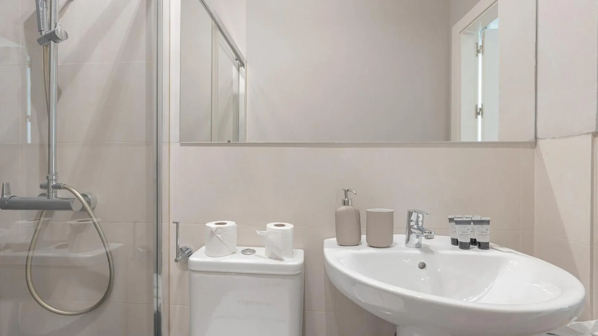 Апартаменты C30 Deluxe Studio With Terrace Into Cathedral Square Малага