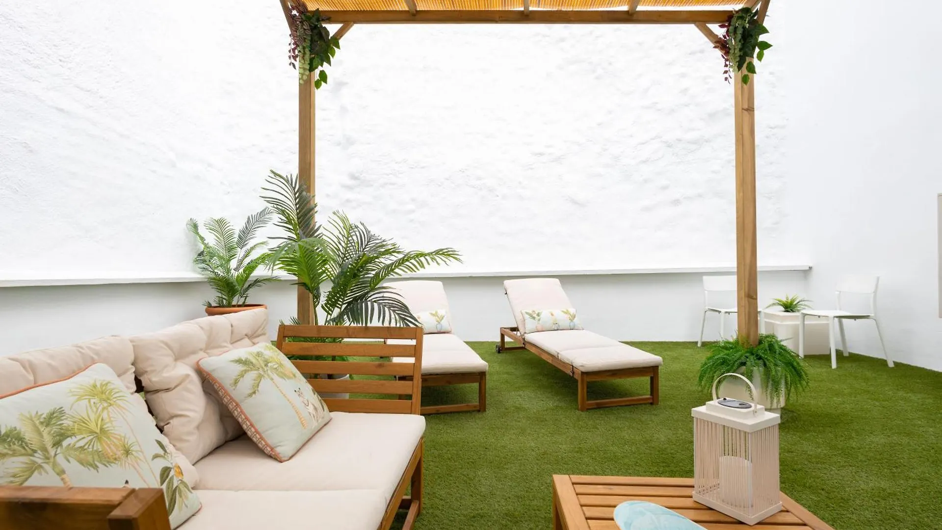 C30 Deluxe Studio With Terrace Into Cathedral Square Apartment Malaga Spain